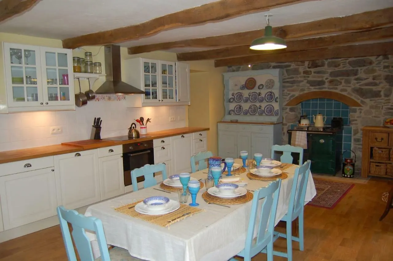 Corentin Cottages - Stewart Morpurgo Plomodiern