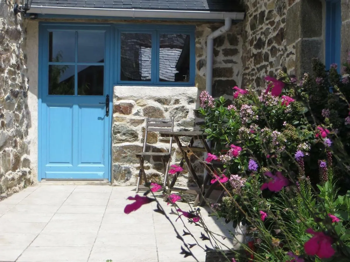 Corentin Cottages - Stewart Morpurgo Plomodiern Гостевой дом